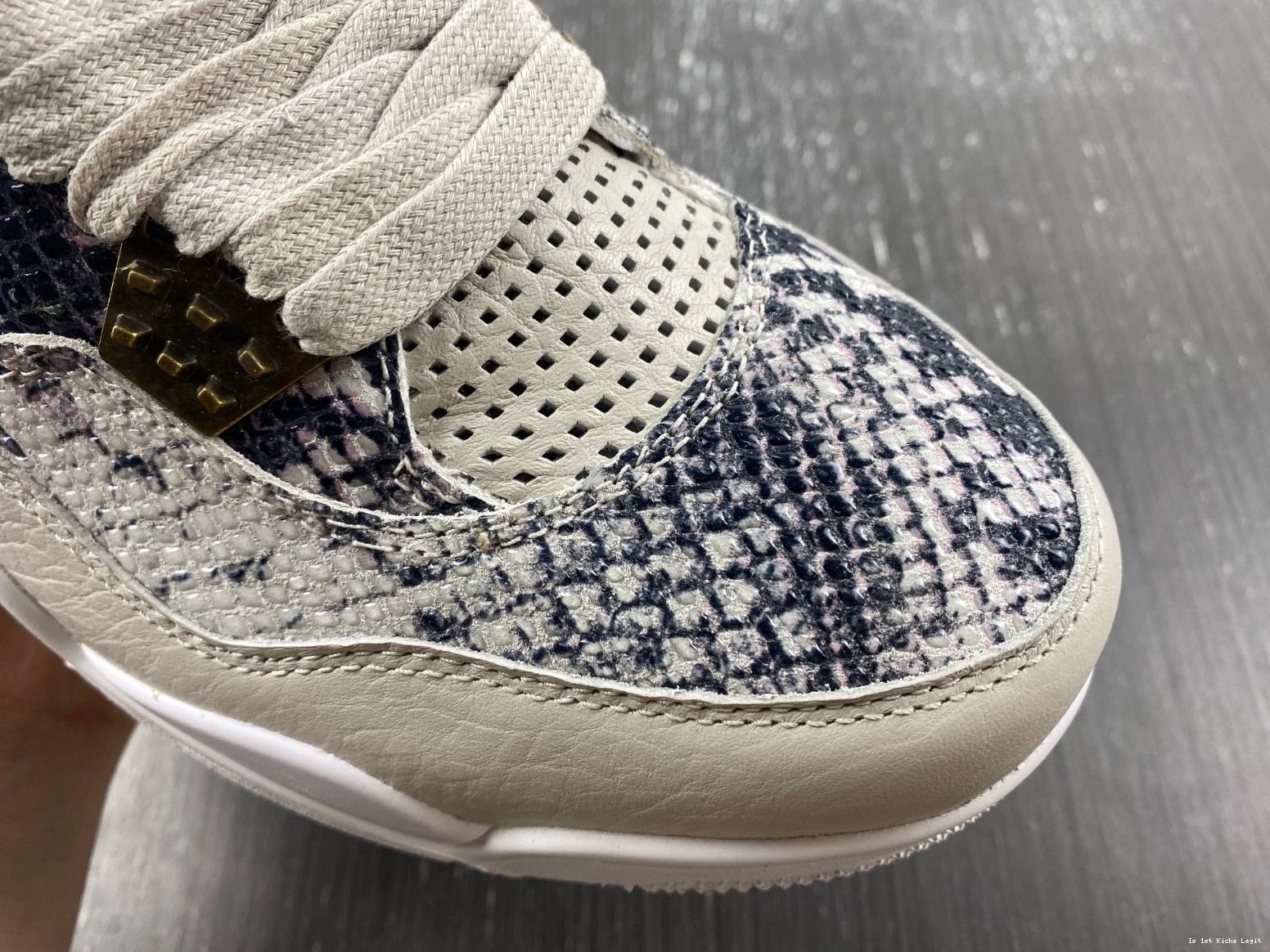 Retro - Jordan 4 Snakeskin 819139-030 0405